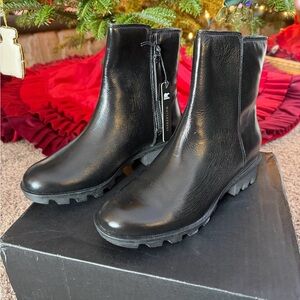 Sorel Black Leather Ankle Boots